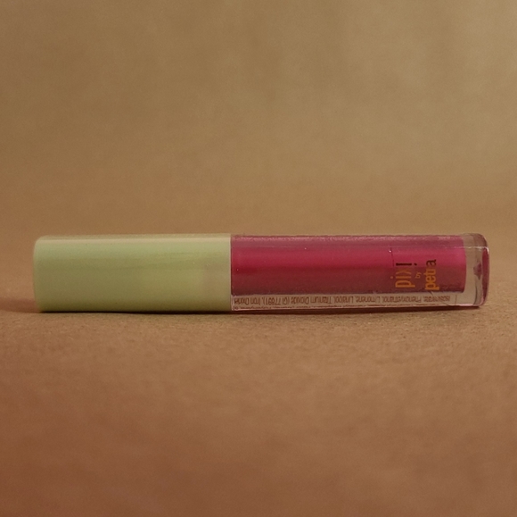 Glossy lip Maximiser - NEW! - Picture 3 of 3